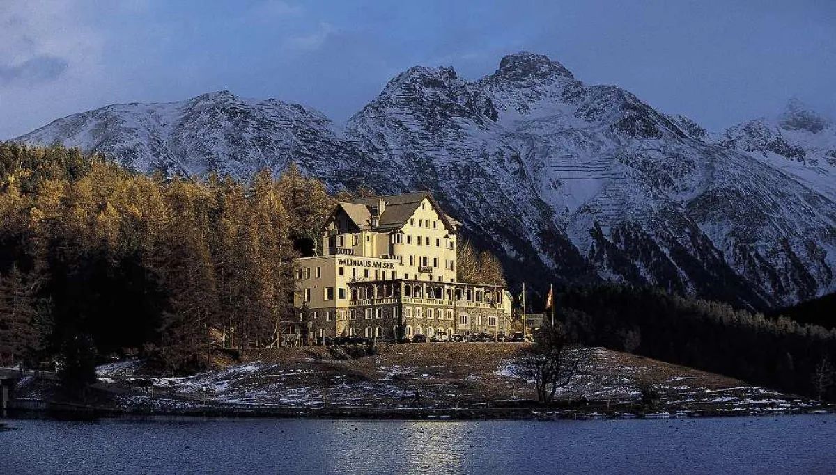 Das Hotel Waldhaus am See, Heimat der grössten Whisky Bar der Welt