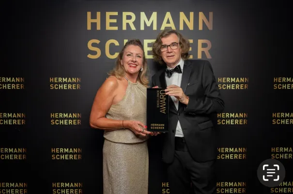 Bild: Erfolgscoach Simone Koppe gewinnt doppelt beim 9. Internationalen Speaker Slam