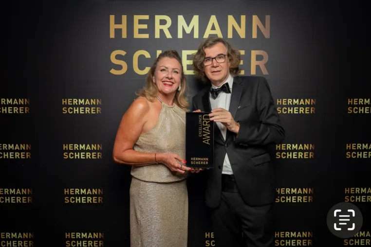 Bild: Erfolgscoach Simone Koppe gewinnt doppelt beim 9. Internationalen Speaker Slam