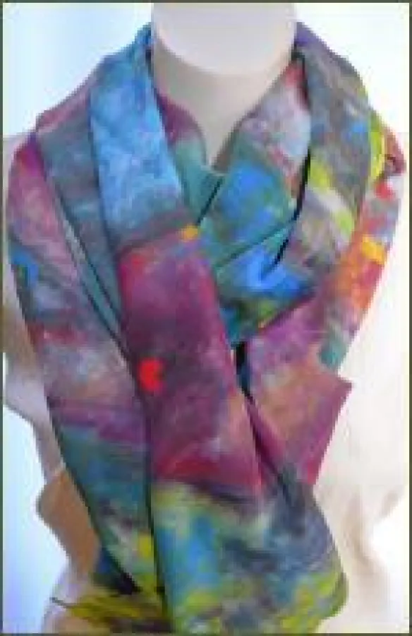 Die K Frau auf Seide als Accessoire