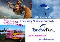 Bild: Fallschirmspringen in Fromberg bei Kirchberg am Walde in Niederösterreich Juli 2020