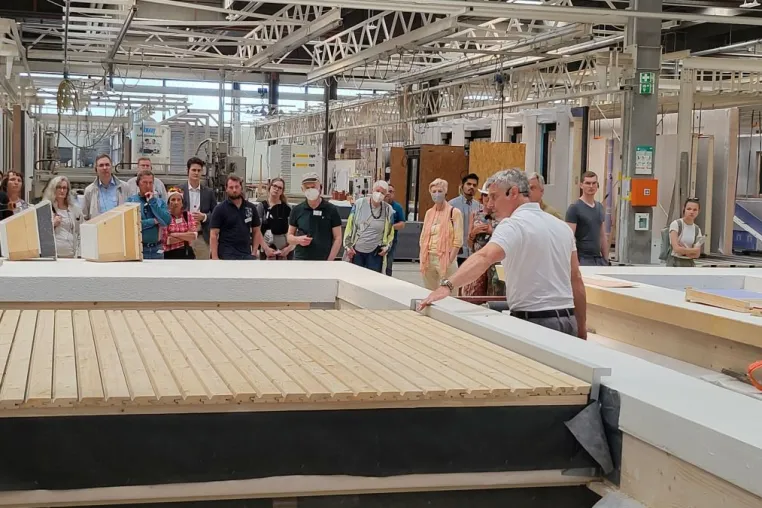 Bild: Tag des Deutschen Fertigbaus bei Regnauer in Seebruck: Viele Informationen rund ums Thema Bauen
