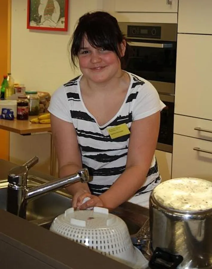 Sabrina Schmieder aus der Lahrer Gutenbergschule sammelt Praxiserfahrungen (Bild: CJD Jugenddorf Off