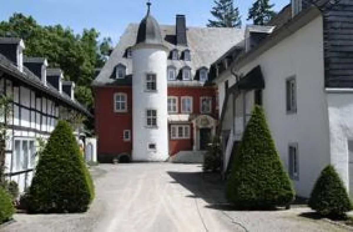 Das Seminarhaus Burg Dalbenden in der erholsamen Ruhe der Nordeifel