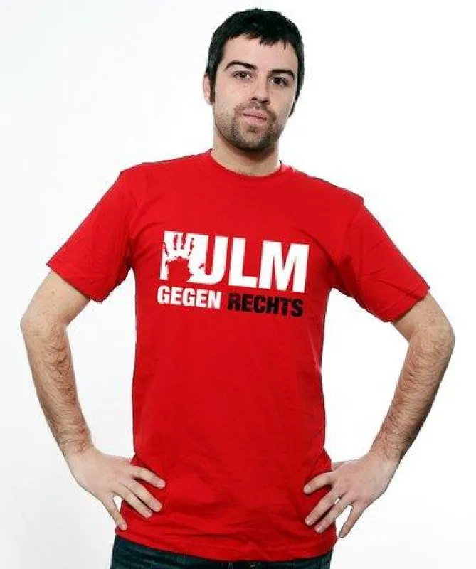 Die „Ulm gegen Rechts“-T-Shirts können im Internet individuell gestaltet werden.