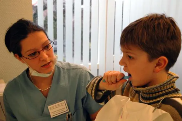 WAS SIE SCHON IMMER ÜBER ZÄHNE WISSEN WOLLTEN Bild: WAS SIE SCHON IMMER ÜBER ZÄHNE WISSEN WOLLTEN