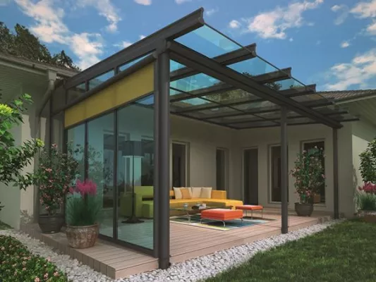 Bild: Gut gerüstet für UV-Strahlung und Hitze: Sonnenschutz, Lüftungssysteme & Co. von weinor