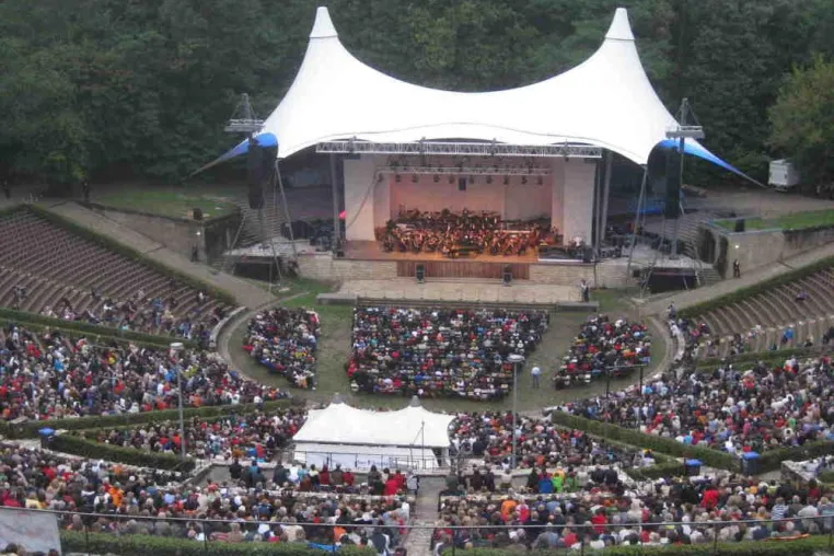 Klassik-Open-Air in der Berliner Waldbühne Bild: Klassik-Open-Air in der Berliner Waldbühne