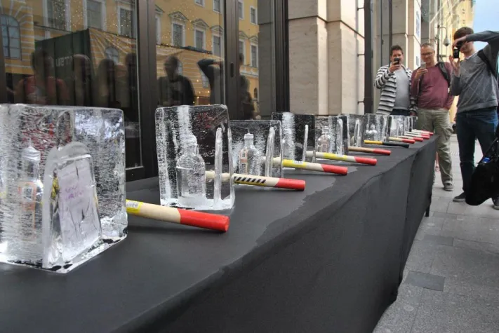 Bild: Herzlich willkommen in St. Petersburg