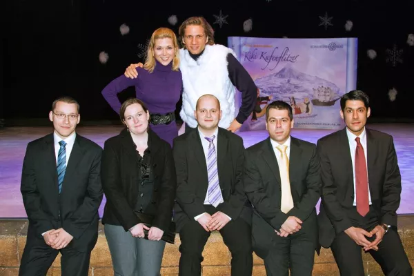 Bild: Kiki Kufenflitzer fährt im Internet Schlittschuh