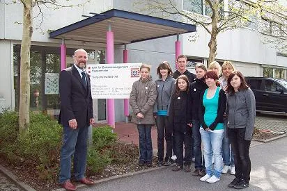 Bild: Girls'Day 2010 - Schnitzeljagd im Amt für Bodenmanagement Heppenheim