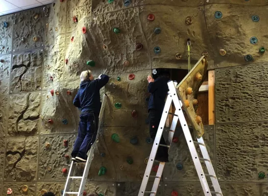 Sachverständiger für Sportstätten/ Sportgeräte/ Sportböden Bild: Sachverständiger für Sportstätten/ Sportgeräte/ Sportböden