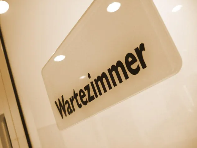 Bild: Wenn's mal wieder länger dauert - das Wartezimmer der Zukunft