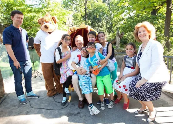 Bild: Vorlesen, Bewegen und Tiere bestaunen – 3.000 Kinder feiern erfolgreichen 3. Rotary-Kindertag im Berliner Zoo