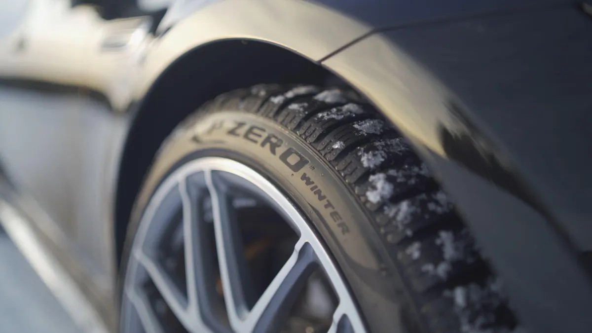 Ganzjahres- oder Winterreifen? Der Pirelli Leitfaden hilft.