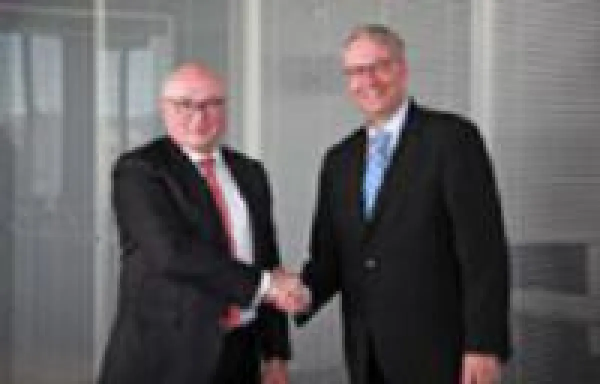 Strategische Partner: Faurecia-CEO Patrick Koller und ZF-CEO Dr. Stefan Sommer. Bild: Faurecia/ZF