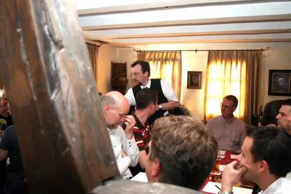 Bild: Erste Whiskyverkostung im Traubenwirt Hangelar ein voller Erfolg