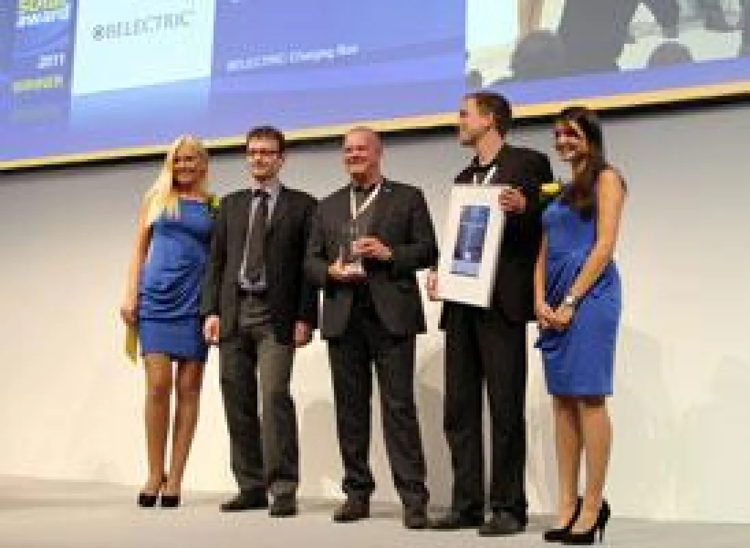 Bildunterschrift: BELECTRIC Drive erhält den Intersolar Award 2011
