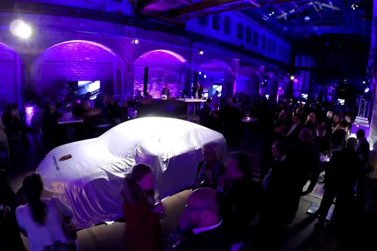 Zeitraffer Porsche Panamera Präsentation (4K) - Porsche Zentrum Lübeck Bild: Zeitraffer Porsche Panamera Präsentation (4K) - Porsche Zentrum Lübeck