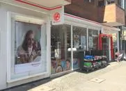 Bild: DIP-Partner AENGEVELT vermittelt rd. 1.000 m² Ladenfläche in Berlin an Rossmann