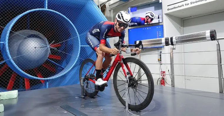 Bestzeiten im Radsport durch mobiles Echtzeit-Aerometer Bild: Bestzeiten im Radsport durch mobiles Echtzeit-Aerometer