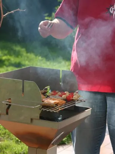Mit Zehnerpack von der Tankstelle schlecht beraten - Bei abgepacktem Grill-Gut bleiben häufig Wünsche offen Bild: Mit Zehnerpack von der Tankstelle schlecht beraten - Bei abgepacktem Grill-Gut bleiben häufig Wünsche offen