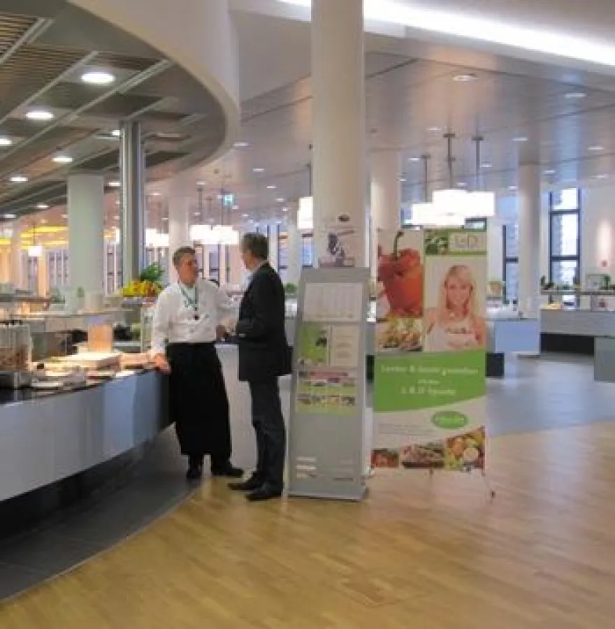 L & D Betriebsleiter Glenn Bust (l.) im Gespräch mit Christian Rach