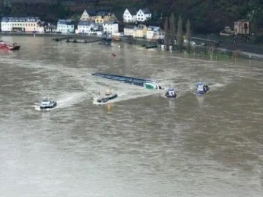 Bild: BRENNSTOFFSPIEGEL: Keine Öl-Engpässe nach Loreley-Kenterei