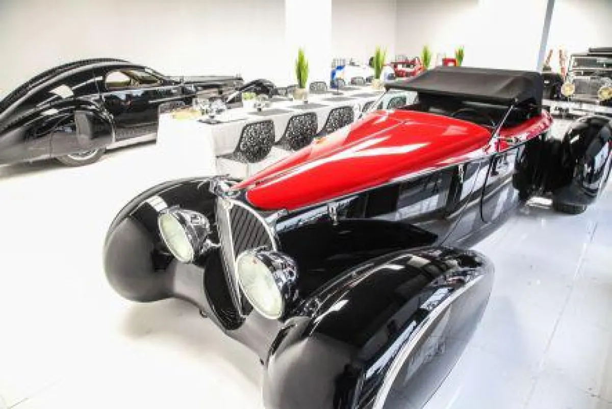 © Miami Supercar Rooms