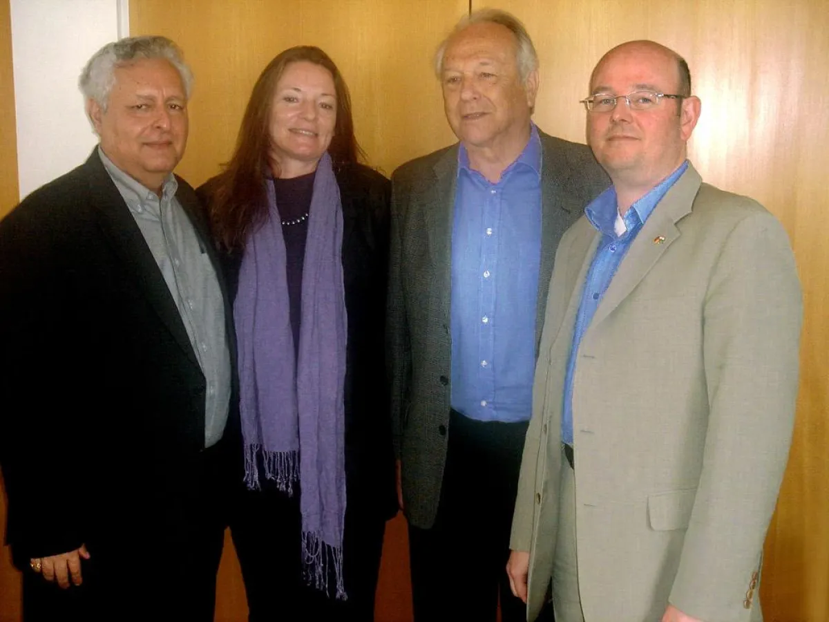 Nils Visé (im Bild rechts) und seine Kooperationspartner