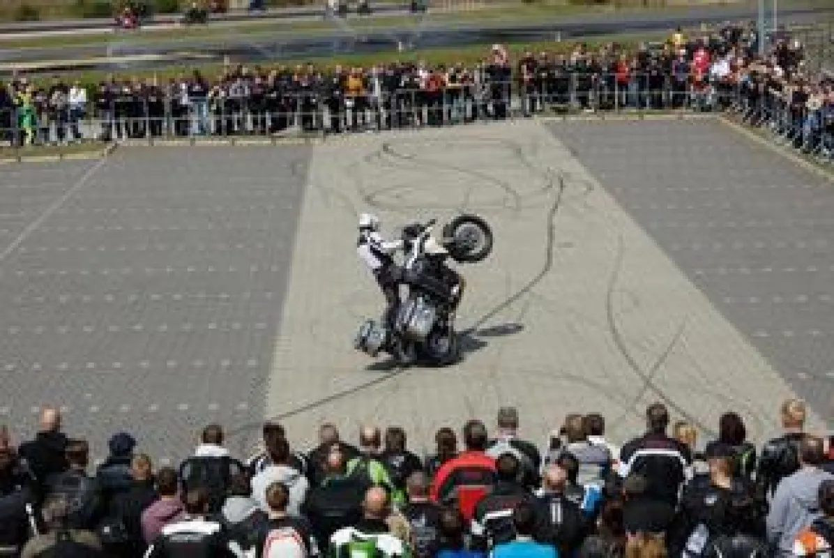 Stuntprofi Dirk Manderbach in Aktion