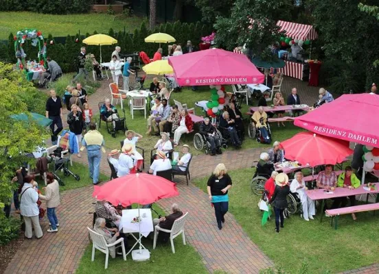 Alt-Berliner Sommerfest am 14. Juli 2017 in der Residenz Dahlem Bild: Alt-Berliner Sommerfest am 14. Juli 2017 in der Residenz Dahlem