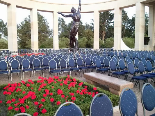 Bild: Bestens ausgestattete Feierlichkeiten zum Jubiläum des D-Days