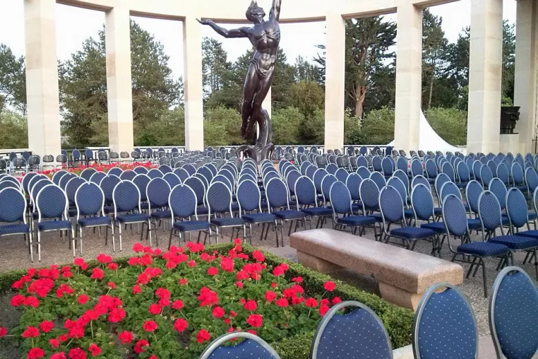 Bild: Bestens ausgestattete Feierlichkeiten zum Jubiläum des D-Days