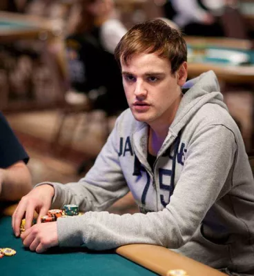 Bild: Bonner Pius Heinz (22) kämpft als erster Deutscher um den Poker-Weltmeister-Titel