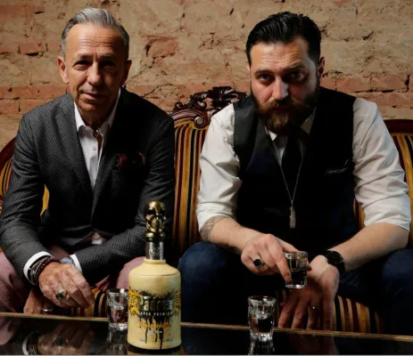 Bild: Für harte Jungs nicht nur zum Vatertag: Der feurig scharfe Cocktail „Red Pepper Padre“