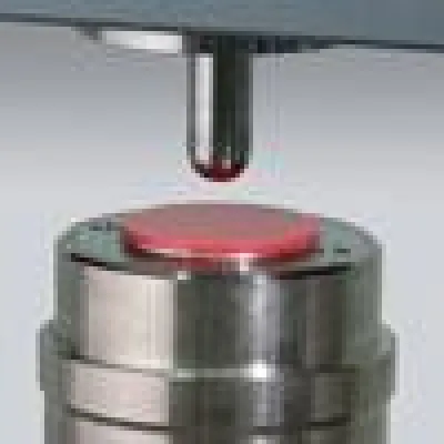 Bild: Durchstoßprüfungen für Kunststoffe