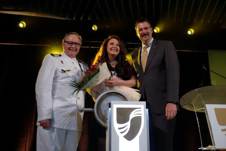 Bild: Die Seabourn Encore ist getauft