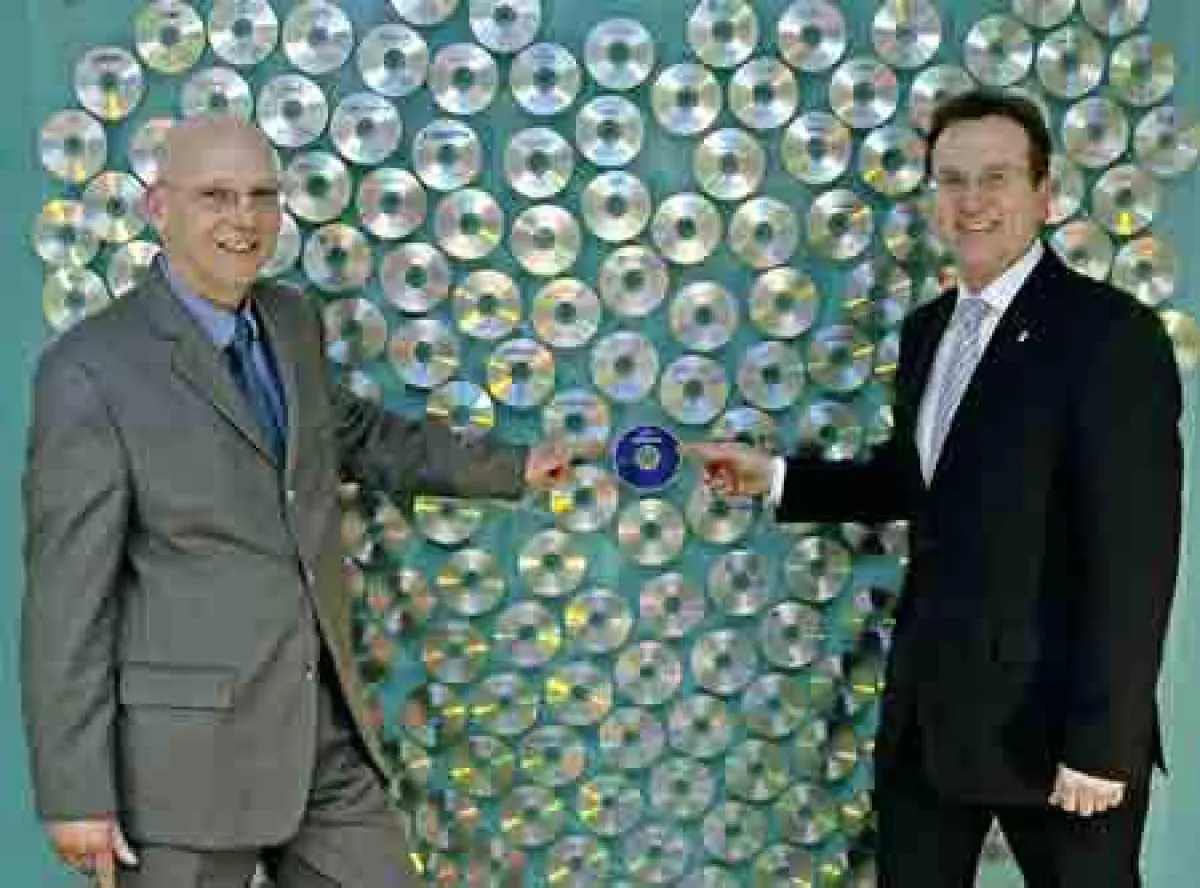 Andreas Fuchs (re.) und Thomas Hellmig sind neue Geschäftsführer von ALPHA COM. Foto: Corinna Scholz