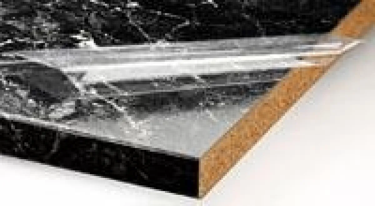 Ökologisch verträglich: Der Oberflächenschutz von Novacel ermöglicht reduzierten Co2-Ausstoß durch die Anwendung lösungsmittelfreier Kleber.