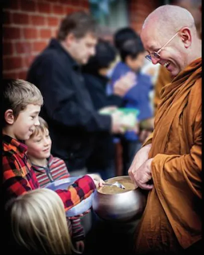 Bild: Der buddhistische Monch Ajahn Brahm aus Australien besucht Hamburg am 25. und 26. Oktober