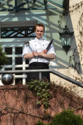 Paul Seegatz: Abschluss zum Koch als einer der Besten nach nur zwei Jahren Bild: Paul Seegatz: Abschluss zum Koch als einer der Besten nach nur zwei Jahren