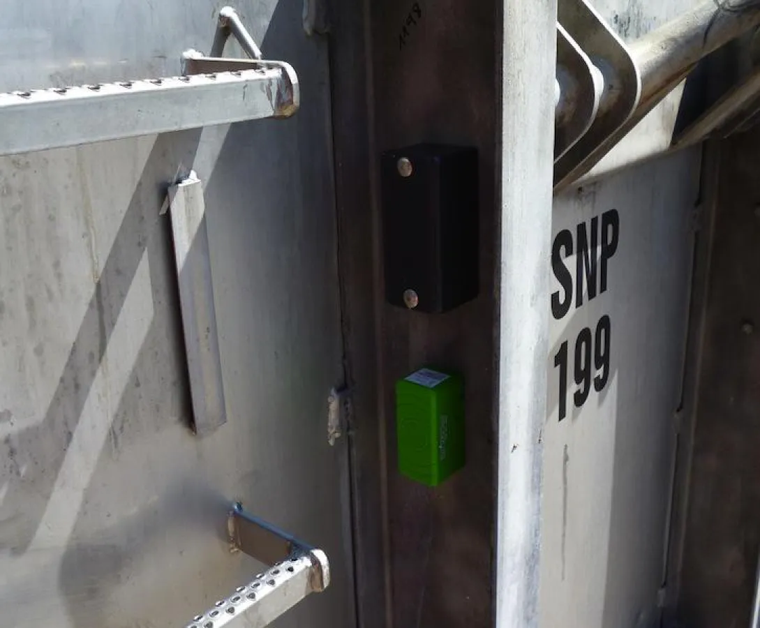 Per starkem Magneten wird der LOSTnFOUND STRATUS an das zu schützende Objekt angebracht. Bild: Renda