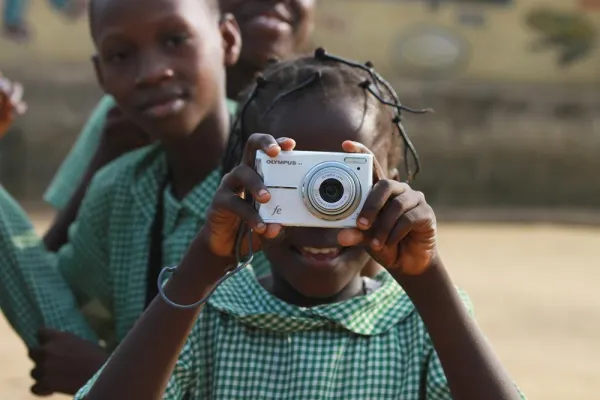 Bild: Neue Perspektiven für Kinder in Lagos (Nigeria) - Media Afrika e.V. organisiert Medien-Schulungen