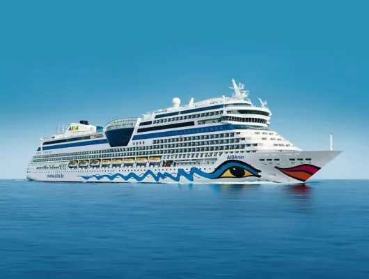 Kreuzfahrtschiff AIDAmar begrüßt Hamburg mit einem Lächeln Bild: Kreuzfahrtschiff AIDAmar begrüßt Hamburg mit einem Lächeln