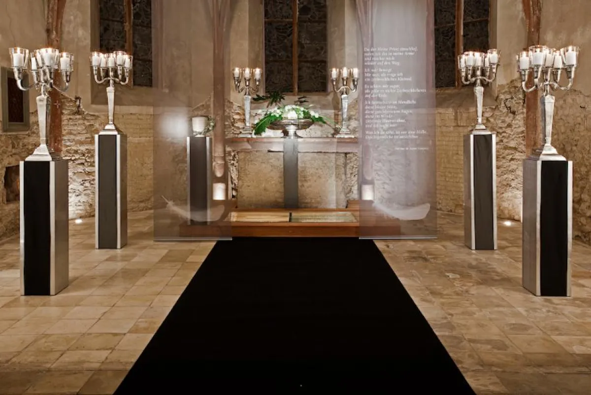 Würdevoller Abschied • Fotograf: Rui Camilo • Design: Markus Vogelei