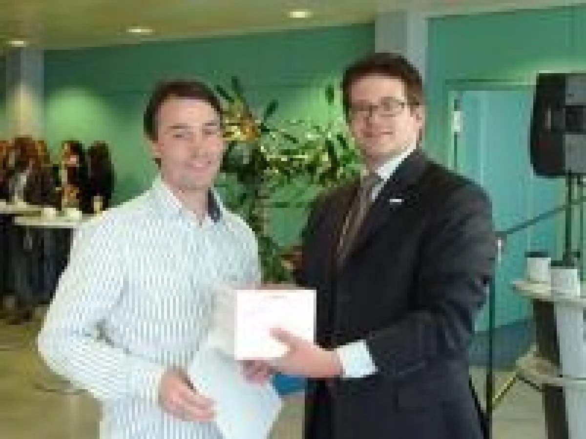 Mitarbeiter Martin Weber, Leiter der IT (links) mit Geschäftsführer Niclas Bychwoski (rechts)