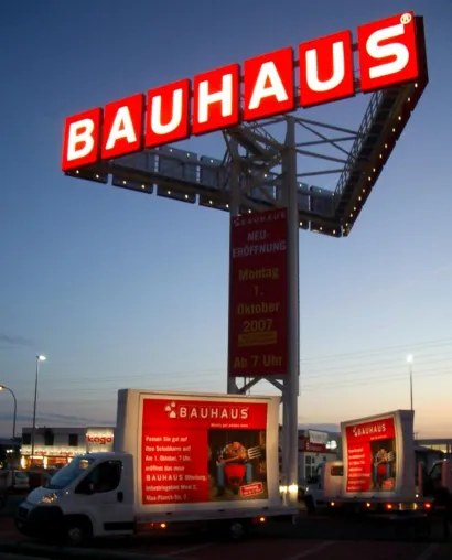 BAUHAUS wählt mobile Plakate von Poster Media zur Eröffnung in Offenburg Bild: BAUHAUS wählt mobile Plakate von Poster Media zur Eröffnung in Offenburg