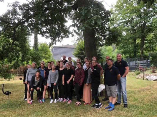 Bild: Damen eins und zwei... Ausdauertraining mal anders