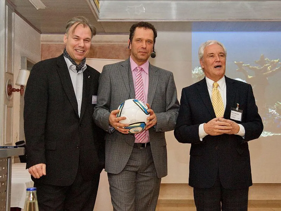 (v.l.) Eiko Trausch, Vorstand Medienforum Augsburg, Jörn Steinhauer, alphasystems, und Rolf D. Neuburger, Vorstand BDS